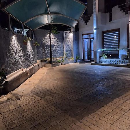 Mount View Inn Канди Экстерьер фото