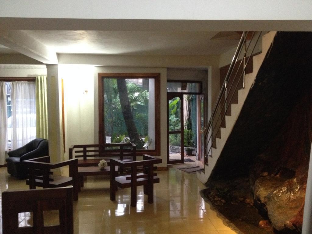 Mount View Inn Канди Экстерьер фото