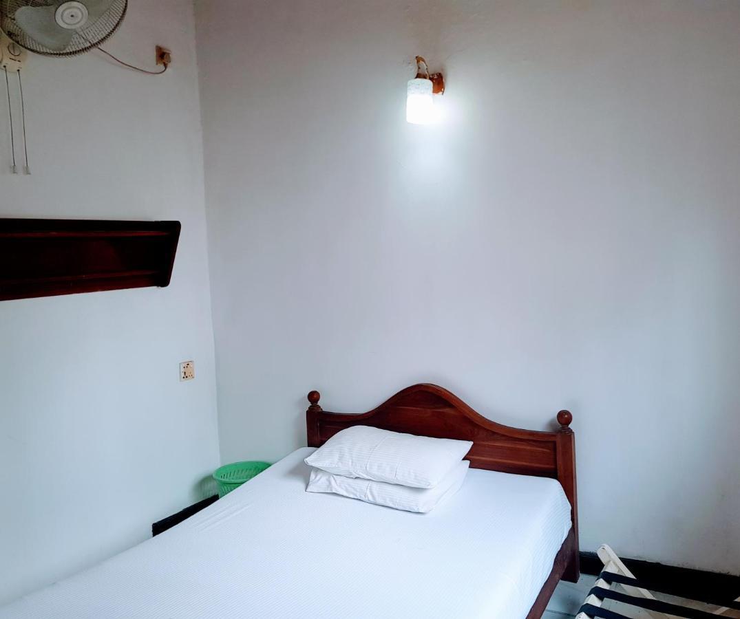 Mount View Inn Канди Экстерьер фото