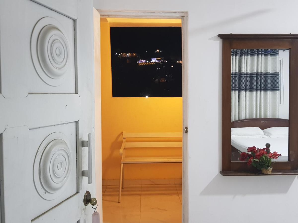 Mount View Inn Канди Экстерьер фото